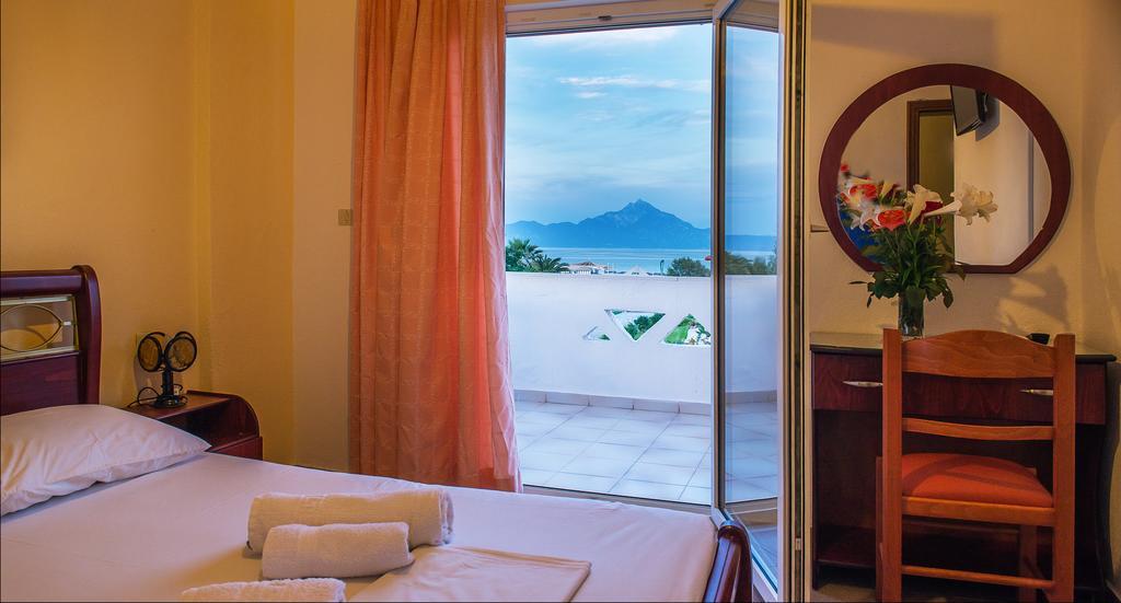 Hotel Stefani Sarti Kamer foto