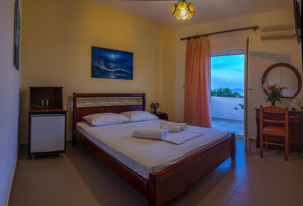 Hotel Stefani Sarti Buitenkant foto