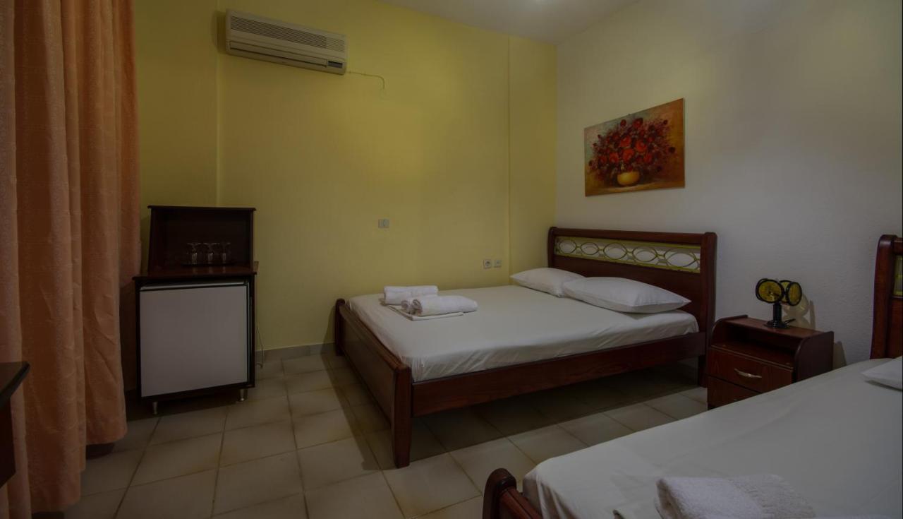 Hotel Stefani Sarti Buitenkant foto
