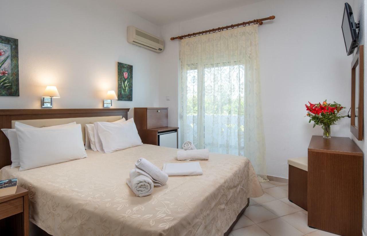 Hotel Stefani Sarti Buitenkant foto