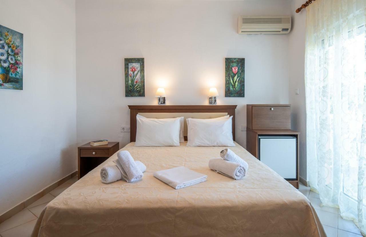 Hotel Stefani Sarti Buitenkant foto